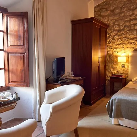 Hotel Mirabó De