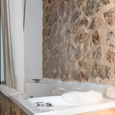 Mirabó De 4*
